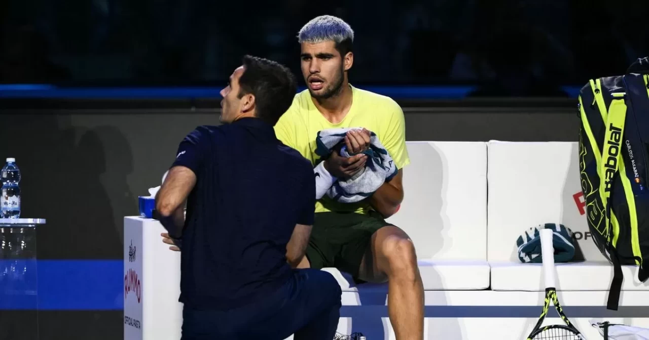 Carlos Alcaraz sakatlığı nedeniyle Davis Kupası finallerinden çekildi