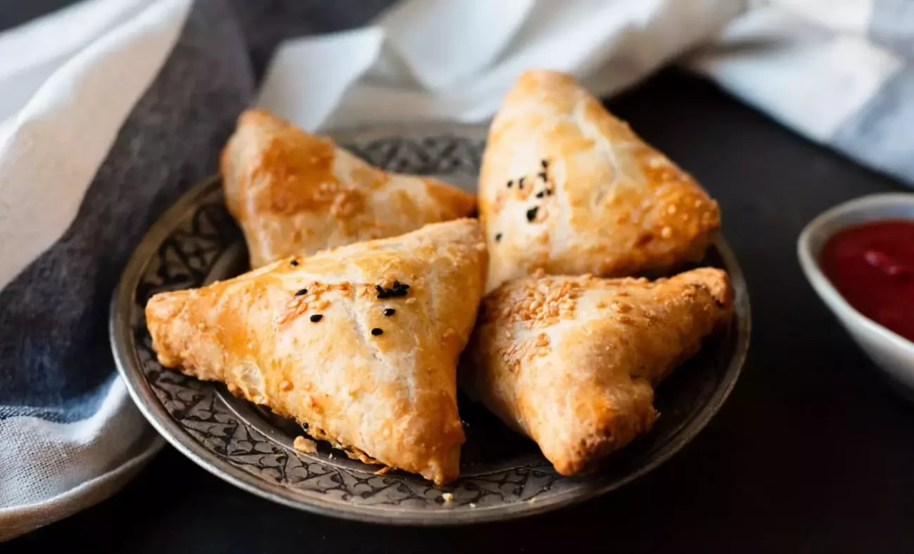 Çayın Yanına Pratik Lezzet: Mayasız Üçgen Pişi Hızlı ve Kolay Yapım