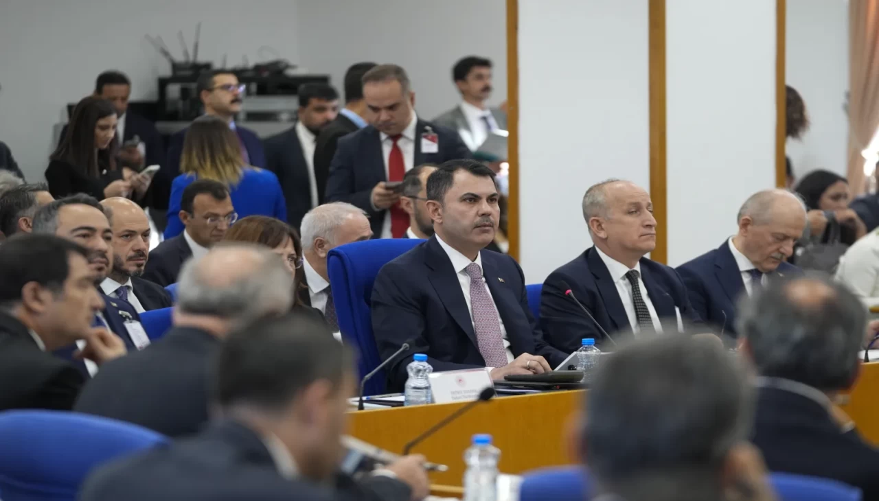 CHP'li vekil, Özgür Özel'in tam tersi ifadelerle hükümeti tebrik etti: Tepki vermiştik ama, bu bir başarı hikayesi!