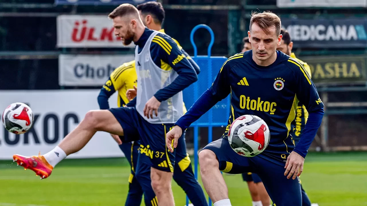 Fenerbahçe, Süper Lig'deki Çaykur Rizespor deplasmanı öncesi hazırlıklarına devam etti