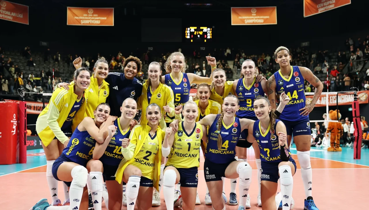 Eczacıbaşı Dynavit, evinde Fenerbahçe'ye mağlup oldu