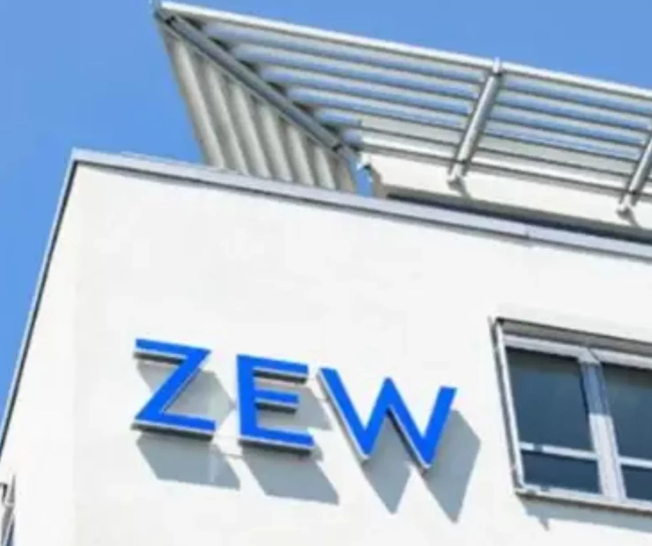 Avro Bölgesi’nde yatırımcı güveni kasımda düşüşte: Endeks eksi 7,4 puan