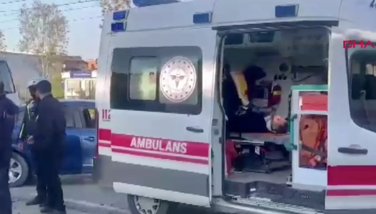 Bursa’da yarış yapan otomobiller otobüse çarptı: 14 yaralı