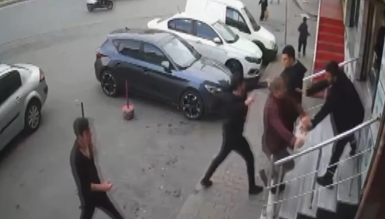 Sultangazi’de stajyerin ihmali kanlı bitti: Patron ve oğlu bıçaklandı