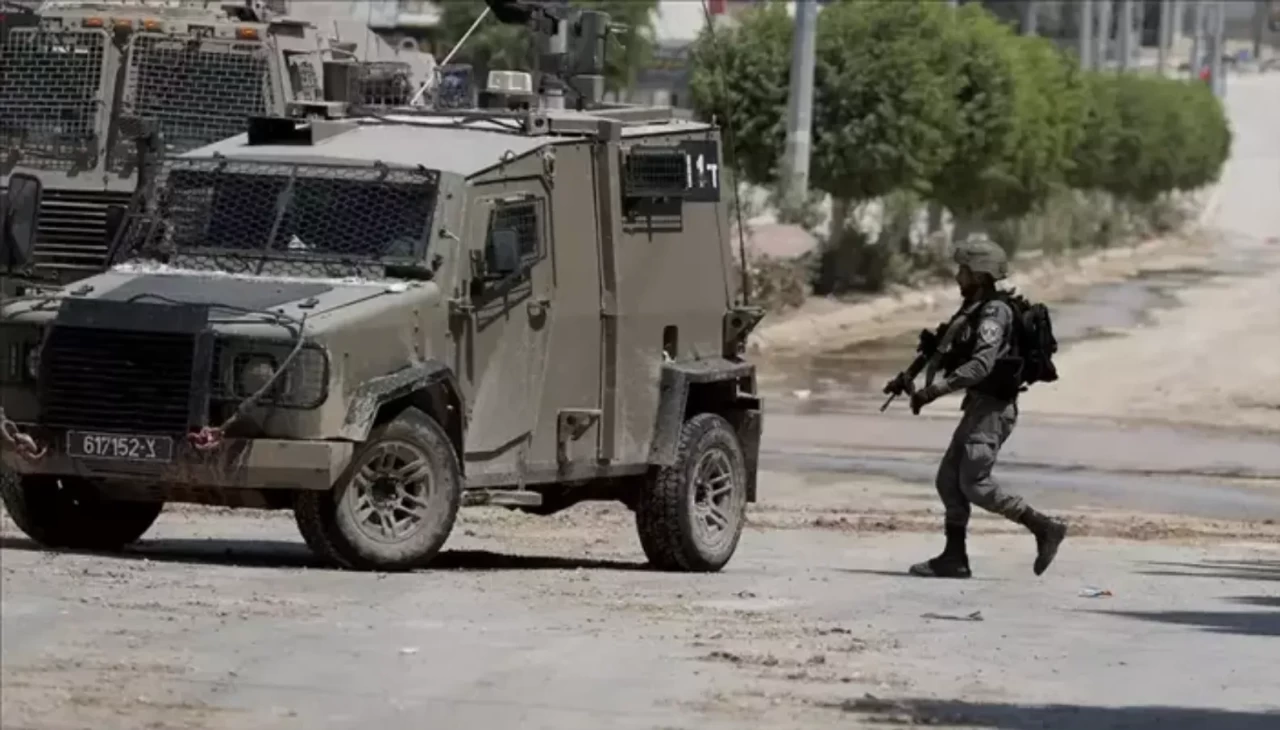 İsrail ordusu Suriye’nin Kuneytra bölgesine baskın düzenledi