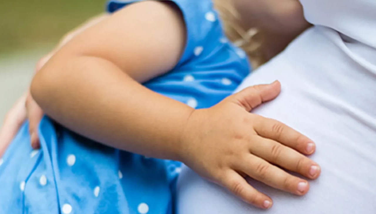 Hamileyken emzirmek Bebeğe Zarar Verir mi? Uzmanların uyardığı o detay şaşırttı!