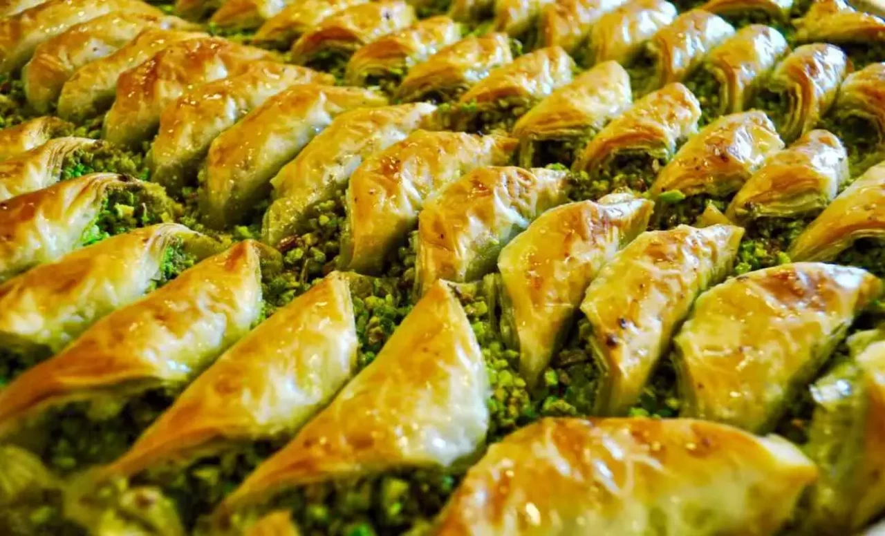 Çıtır Şöbiyet Tatlısı Tarifi: Evde Kolay ve Lezzetli Hazırlama Rehberi