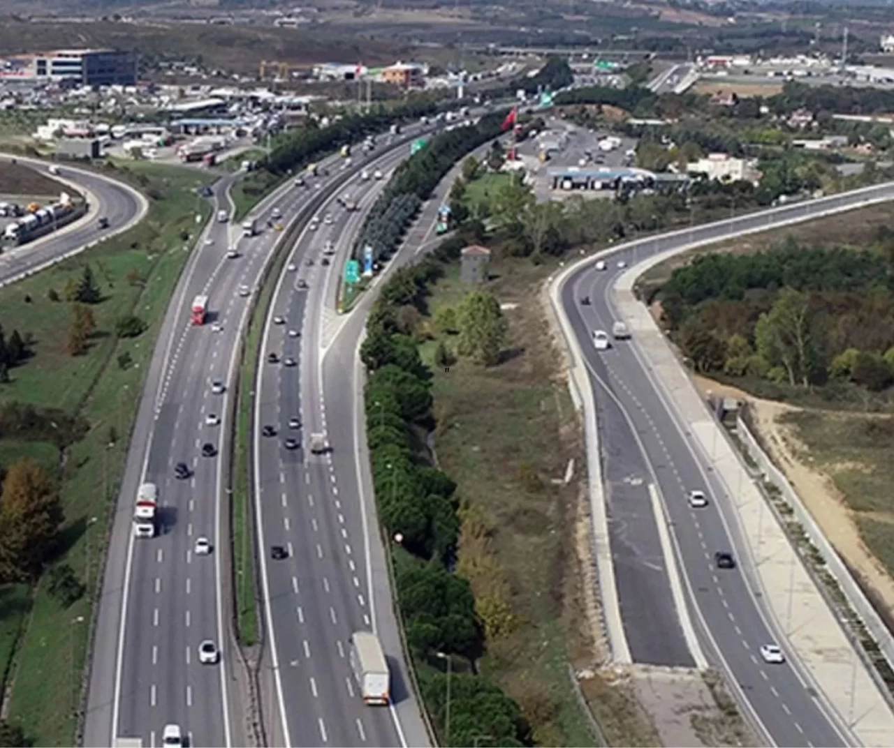 Karayollarında yol çalışmaları ve heyelan nedeniyle ulaşımda dikkat