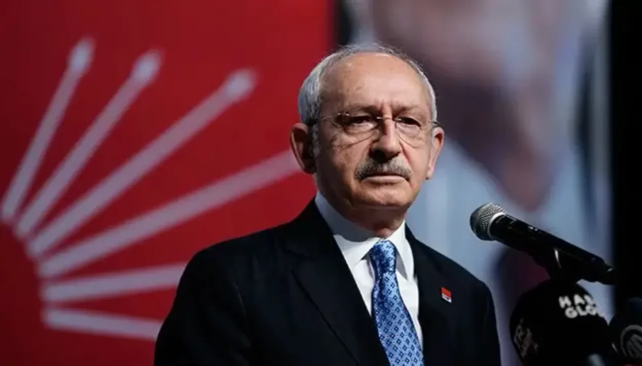 CHP Genel Merkezi'nde Kemal Kılıçdaroğlu'nun gölgesi dolaşıyor! Özgür Özel'e rahat nefes almak yok!