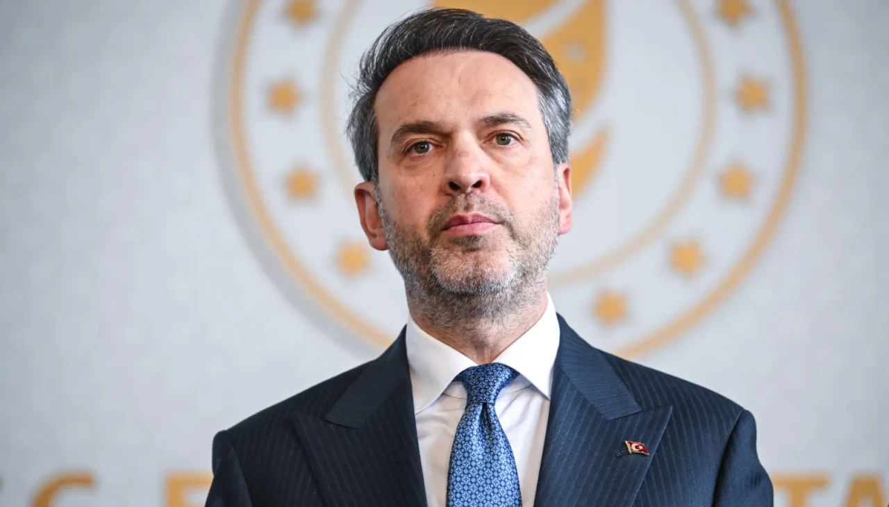 Bakan Bayraktar: 'İhtiyaç duyduğumuz doğal gazın yarısını LNG olarak alabilir hale geldik'