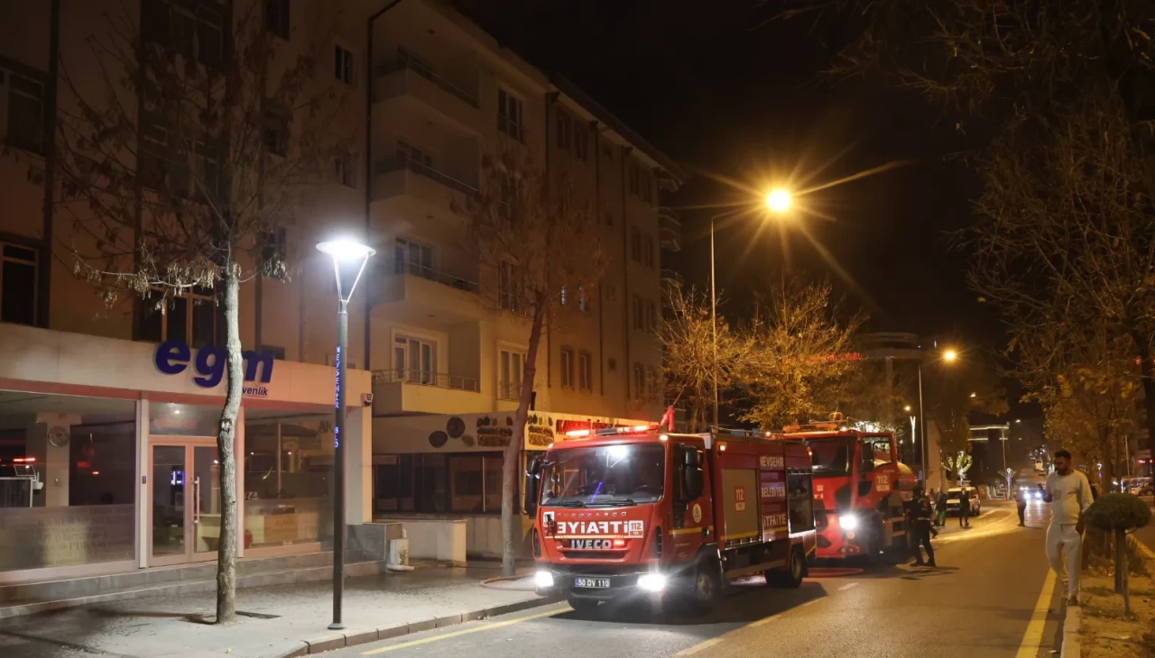 Nevşehir’de fırın bacasından çıkan kıvılcımlar yangına neden oldu! İş yeri sahibi ile kiracı birbirine girdi