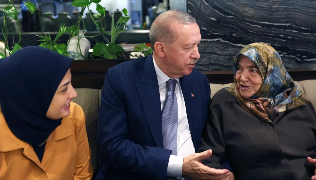 Cumhurbaşkanı Recep Tayyip Erdoğan’dan Ankara’da sürpriz kafe ziyareti