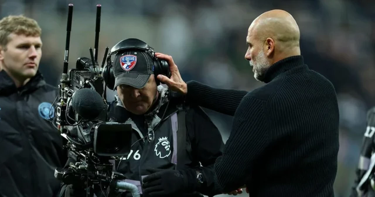 Pep Guardiola, Newcastle maçı sonrası tepki gösterdiği kameramandan özür diledi