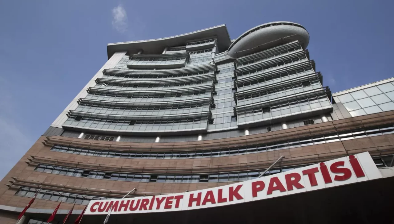 'Arkadaşlarımız hapiste' diyen CHP'li lafı yedi: Çalmasalardı, iş adamlarını haraca bağlamasalardı, dışarıda olurlardı!