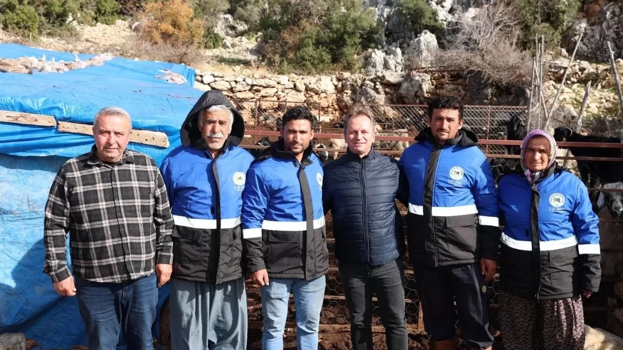 Gülnar Belediye Başkanı Fatih ÖNGE'den yetiştiriciye iç ısıtan destek!