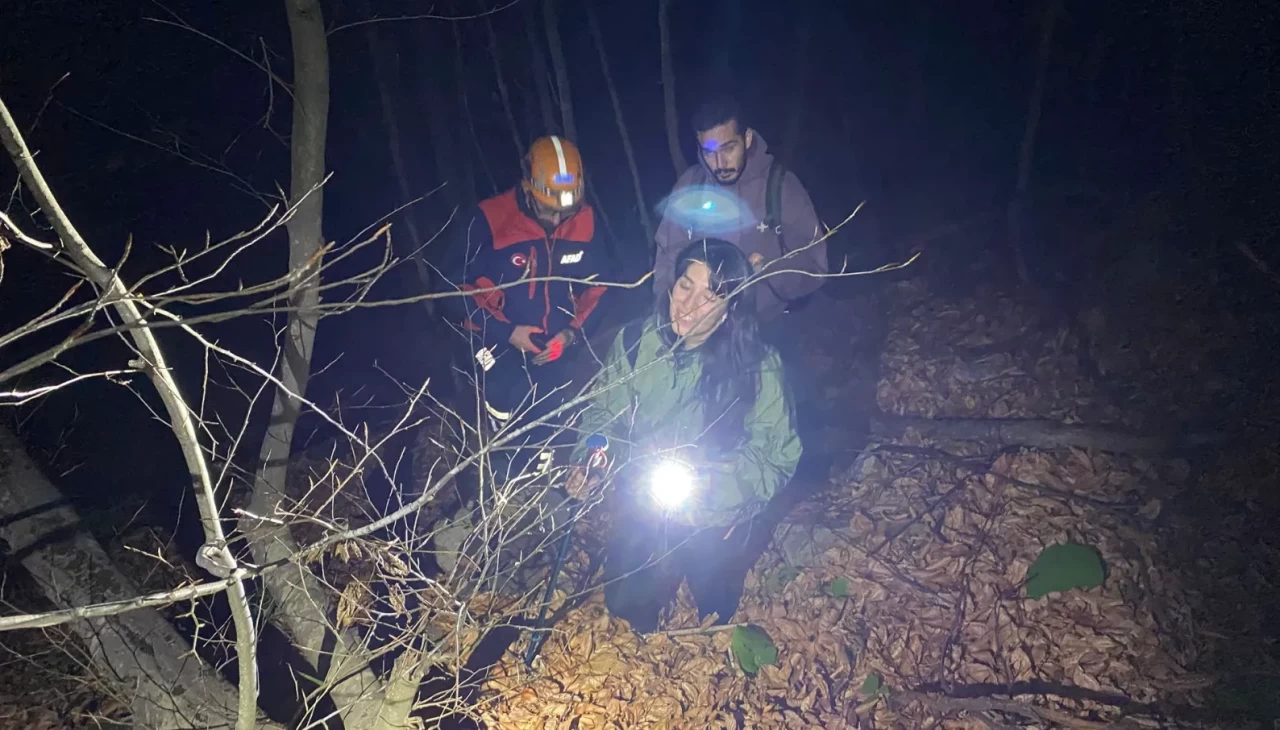 Saitabat Şelalesi’nde kaybolan iki kişi AFAD tarafından kurtarıldı