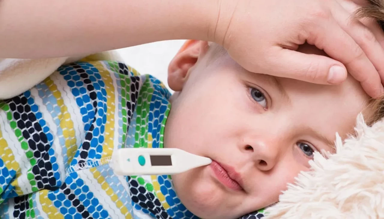 Kış enfeksiyonları patladı! Annelerin aradığı belirtiler listesi baştan yazıldı