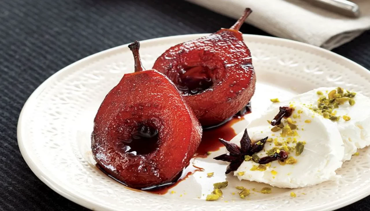 Diyet bozmayan tatlı arayanlar buraya! Pekmezli armut tatlısı sonbaharın yeni fenomeni