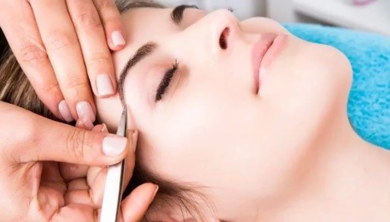 Kaş alırken ciltte neler oluyor? Bilinmeyen gerçekler şoke etti!
