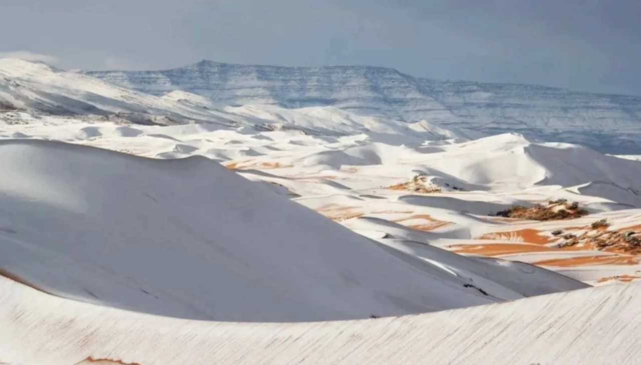 Durmadan yağan kar hayatı felç etti! Yollar kapandı