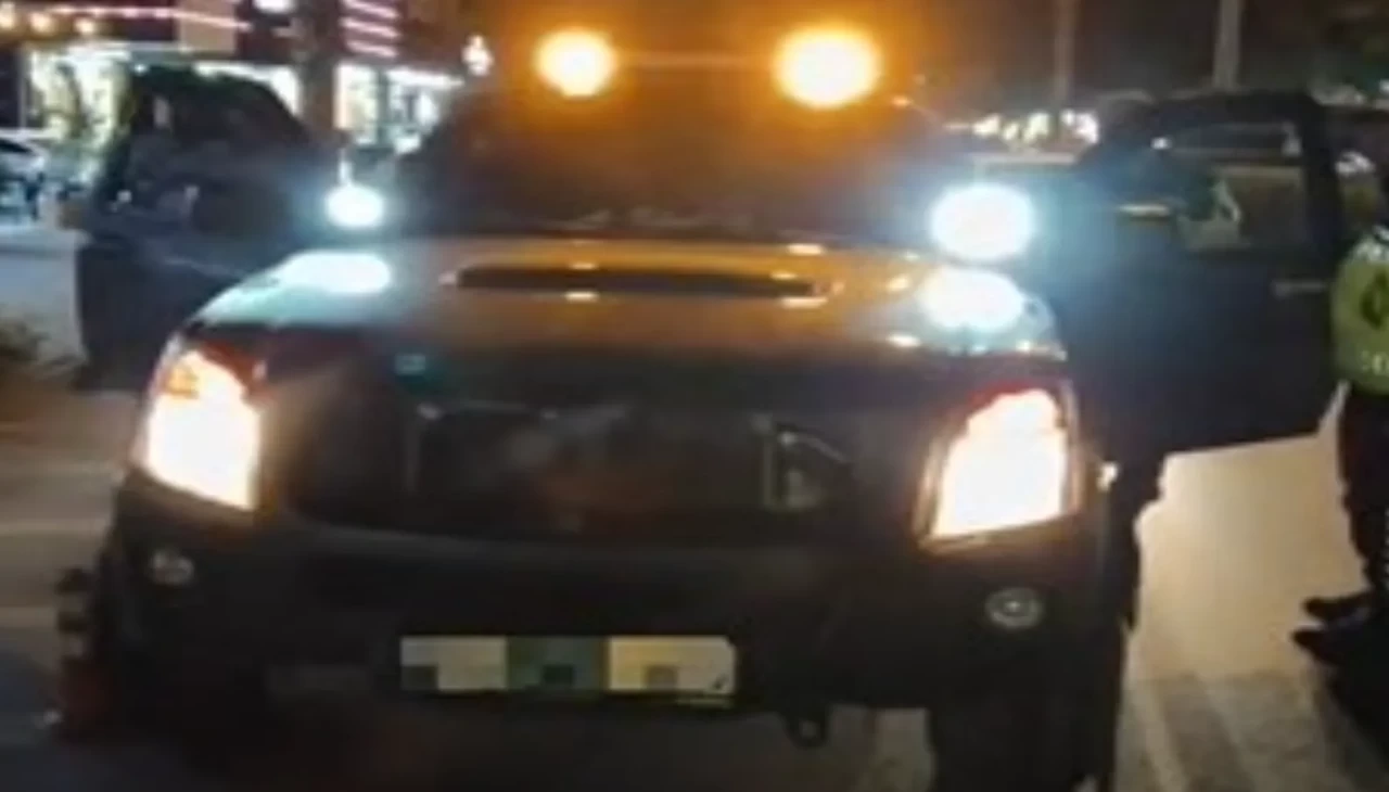 Alanya'da çakarlı araca 276 bin TL ceza! Ehliyetine 30 gün el konuldu