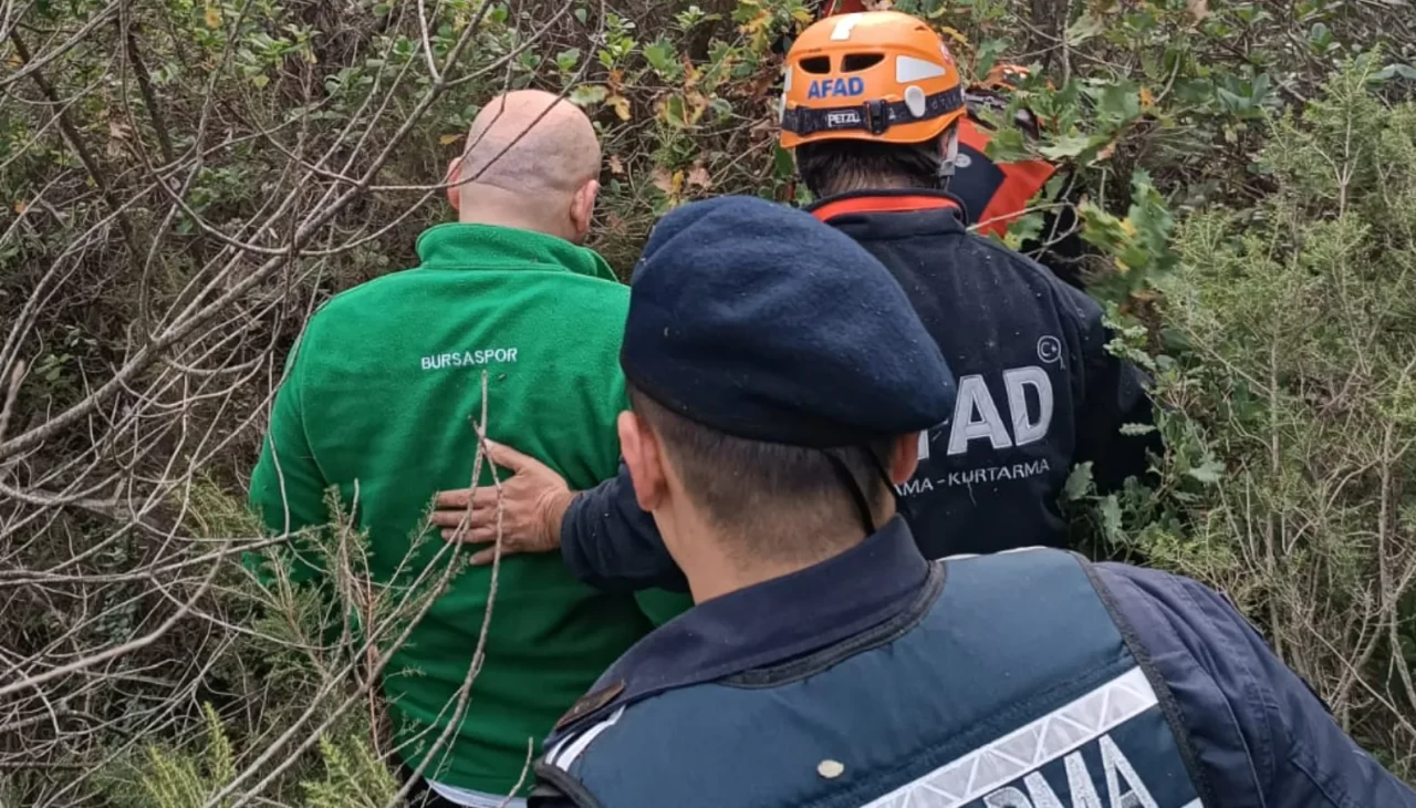 Bursa'da ormanlık alanda mahsur kalan kişi kurtarıldı
