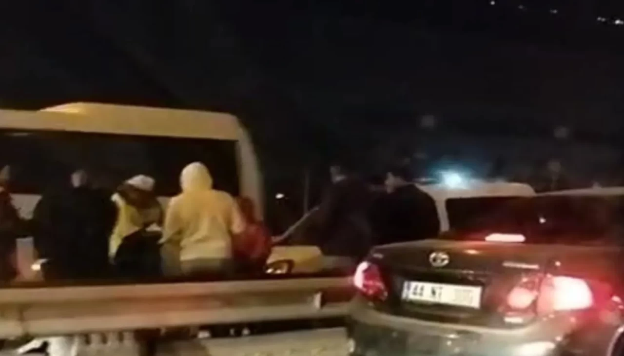 5 araç birbirine girdi: Faciadan dönüldü