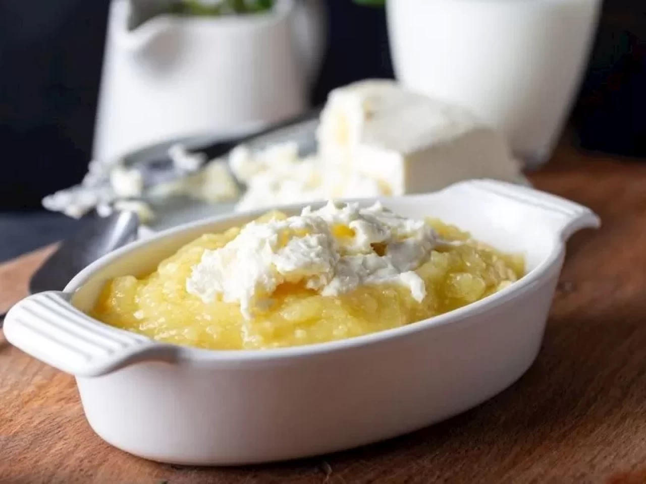 Balıkesir’in Geleneksel Lezzeti: Ev Yapımı Höşmerim (Peynir Tatlısı) Tarifi