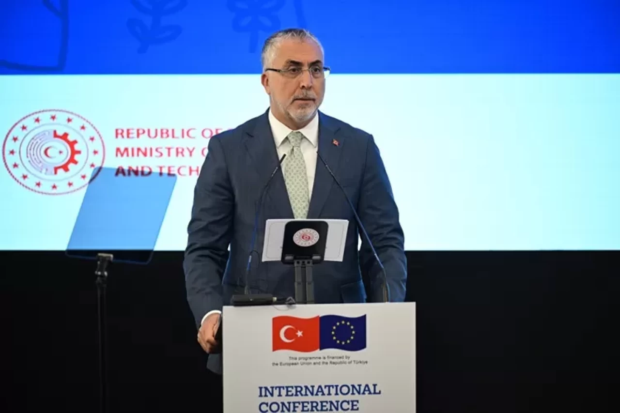 Bakan Işıkhan: İşsizlikle kararlı mücadelemizin olumlu sonuçları devam ediyor