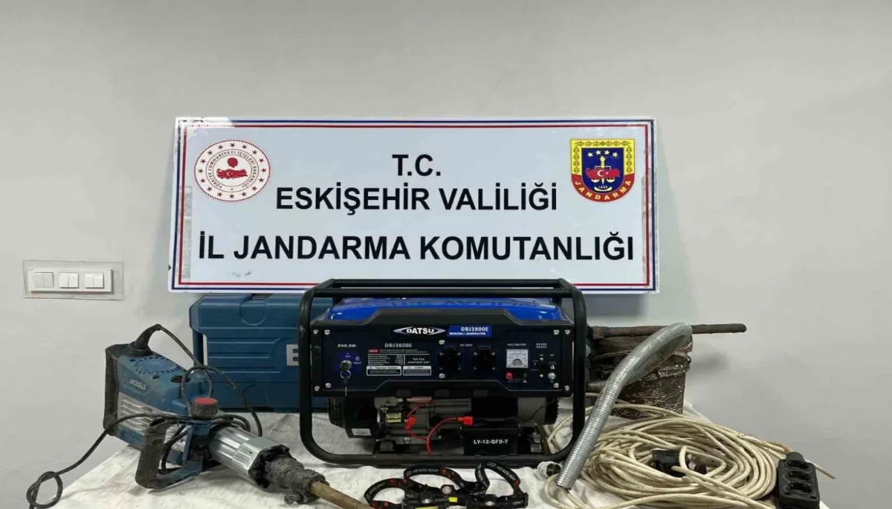 Odunpazarı’nda define arayan 4 şüpheli suçüstü yakalandı