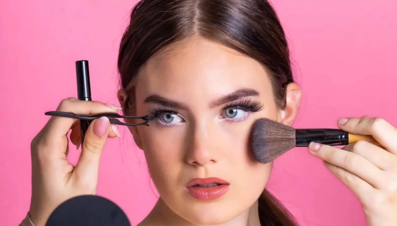 Güzelleşmek isterken pişman olmayın! Kalıcı makyaj öncesi altın değerinde uyarılar