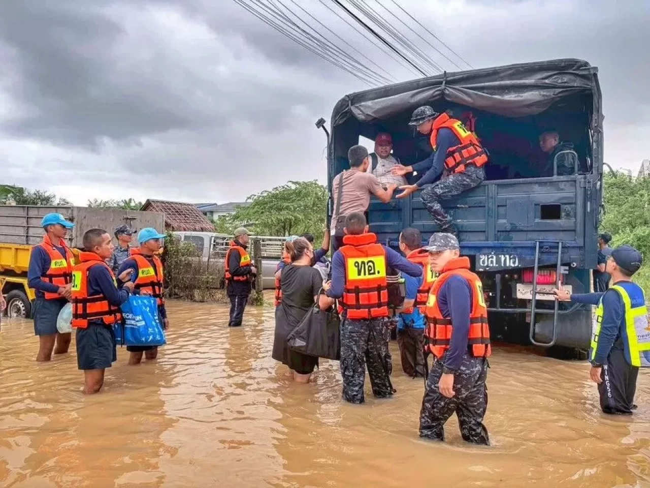 Tayland'da şiddetli yağışların yol açtığı sellerde 2,1 milyon kişi etkilendi, 13 kişi öldü