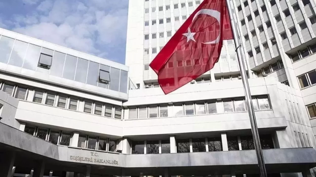 Dışişleri'nden Yunanistan'ın provokasyon girişimine tepki: Oldubitti girişimini reddediyoruz