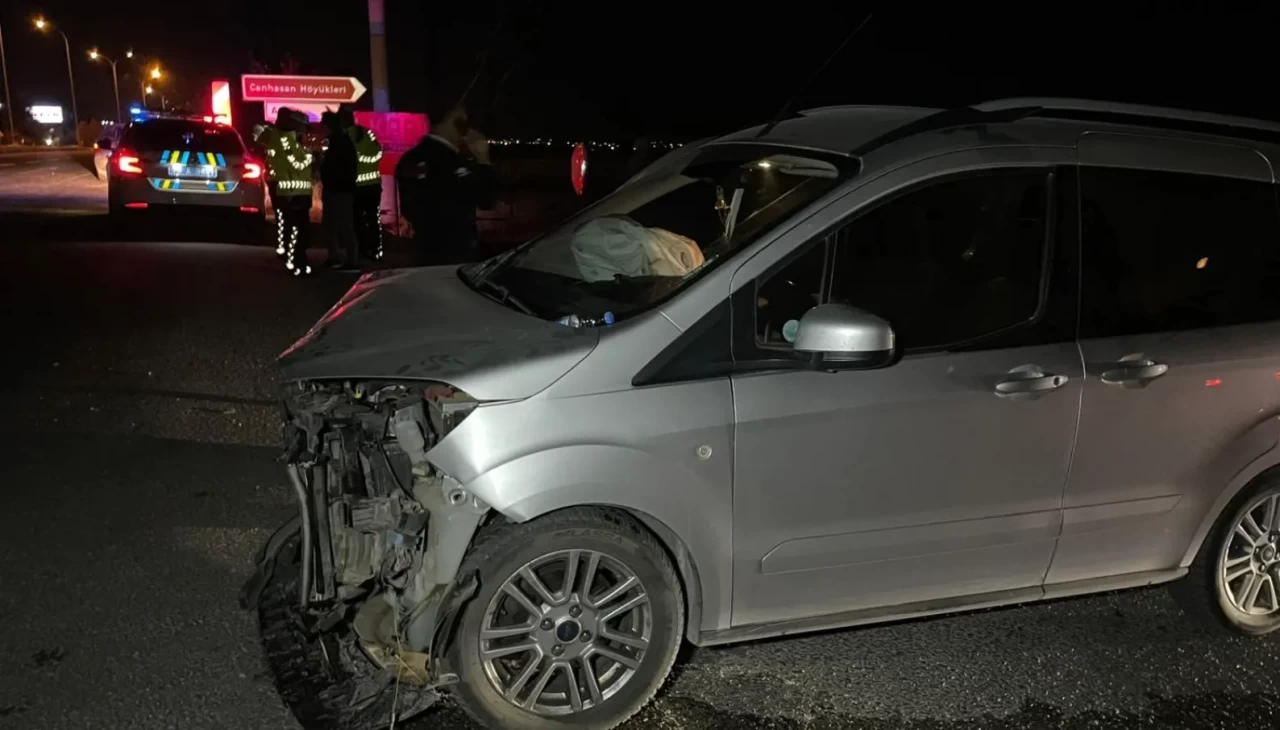 Karaman’da hafif ticari araçla otomobil çarpıştı: ikisi çocuk dört kişi yaralandı