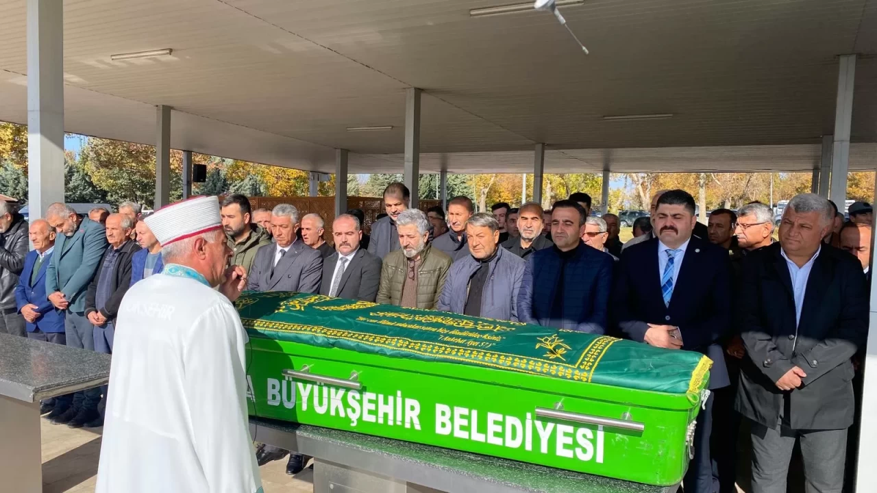 Ali Kınık'ın acı günü! Ağabeyini son yolculuğuna uğurladı