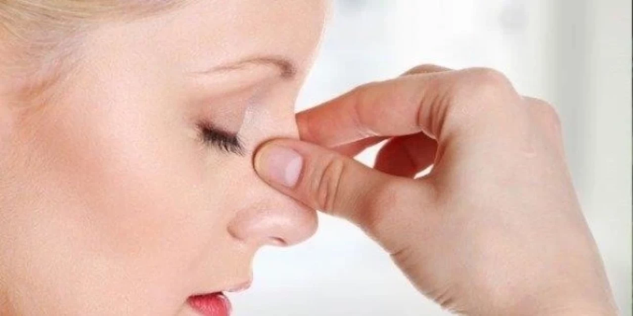 Burun Tıkanıklığı Uyku Problemi Oluşturuyor: Nedenleri ve Çözümleri