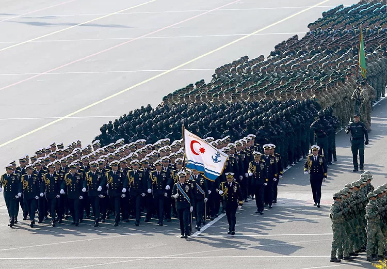 Azerbaycan, Karabağ Zaferi'nin 5. yılını askeri geçit töreniyle kutladı