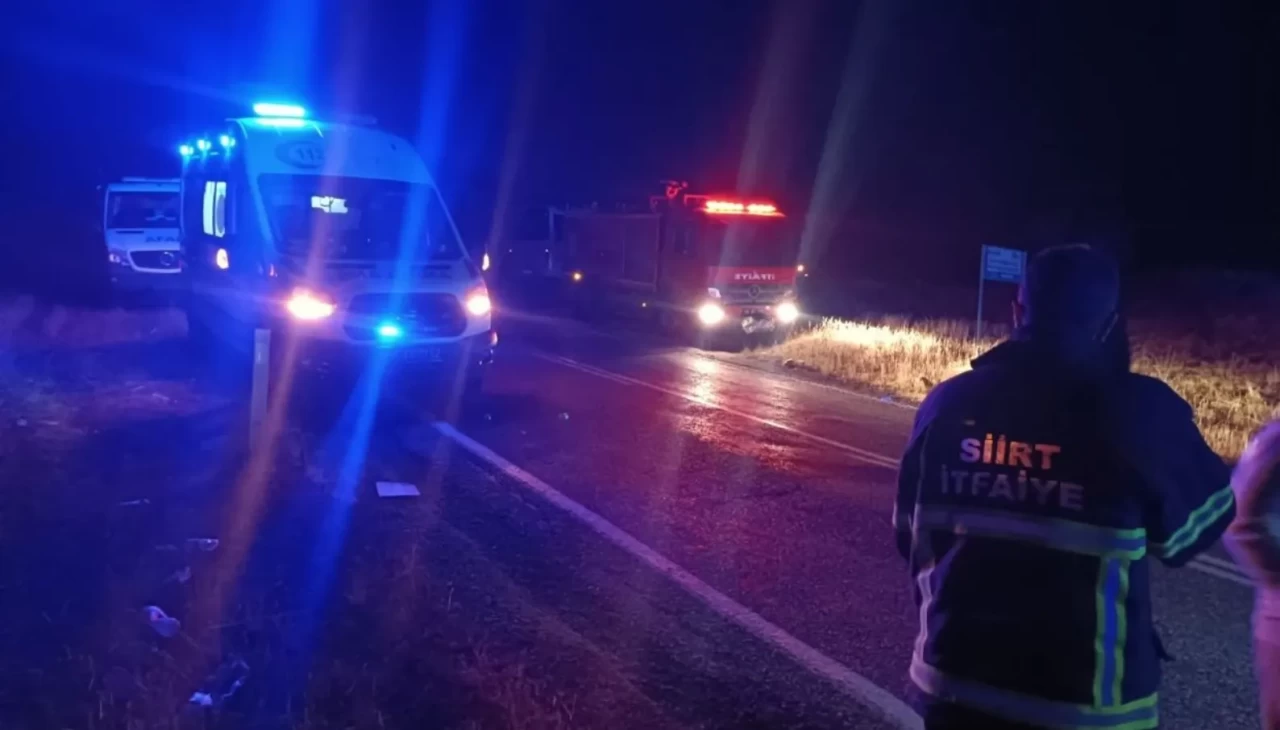 Siirt’te işçi servisi şarampole yuvarlandı! 2’si ağır 15 yaralı