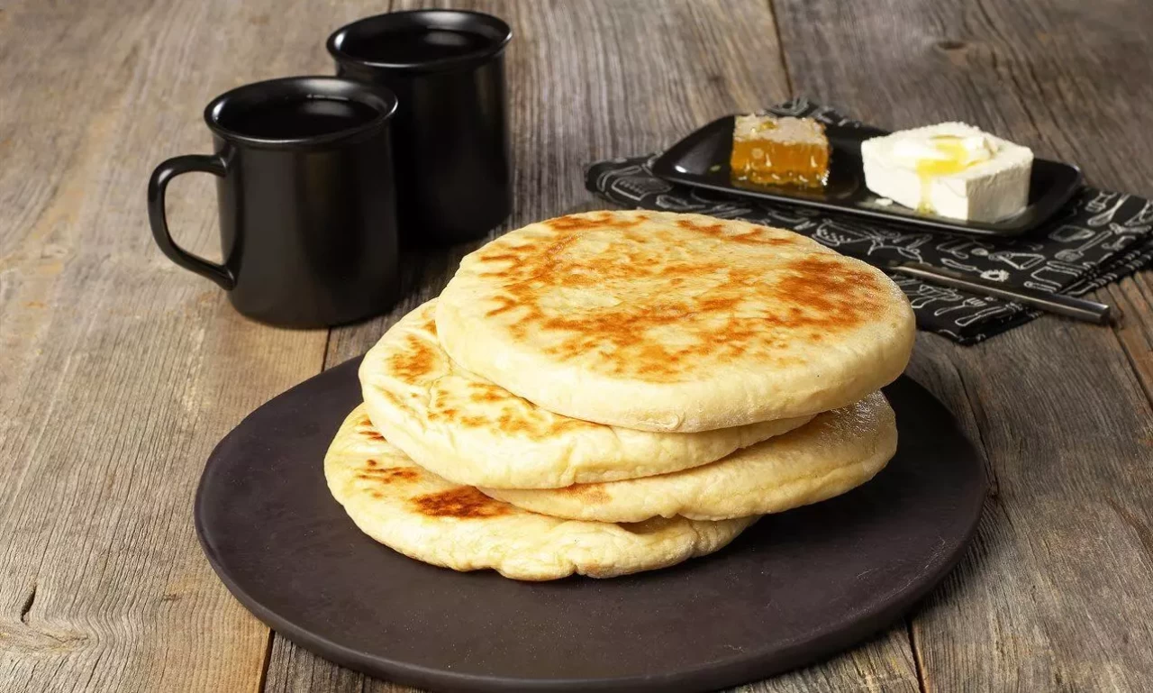 En Pratik Bazlama Tarifi: Yumuşacık Bazlama Nasıl Yapılır