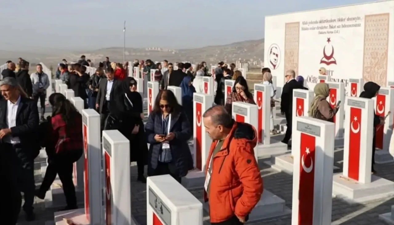 MEB'den 24 Kasım öncesi şehit öğretmenler için anma ve Fidan Dikim Töreni