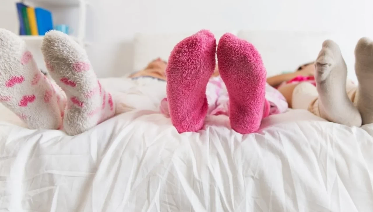 Gece çorapla uyuyorsanız dikkat! Bakın nelere sebep oluyormuş