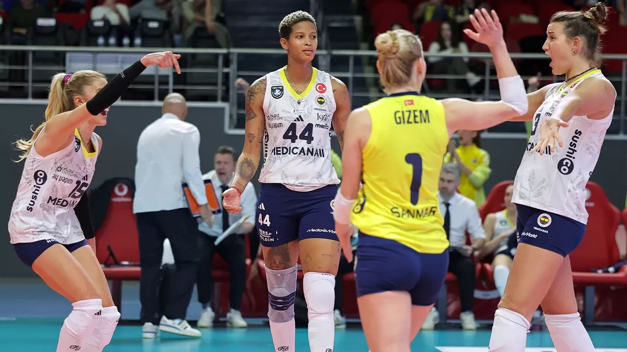 Fenerbahçe Kadın Voleybol Takımı, Sultanlar Ligi’nde Kuzeyboru’yu 3 sette geçti