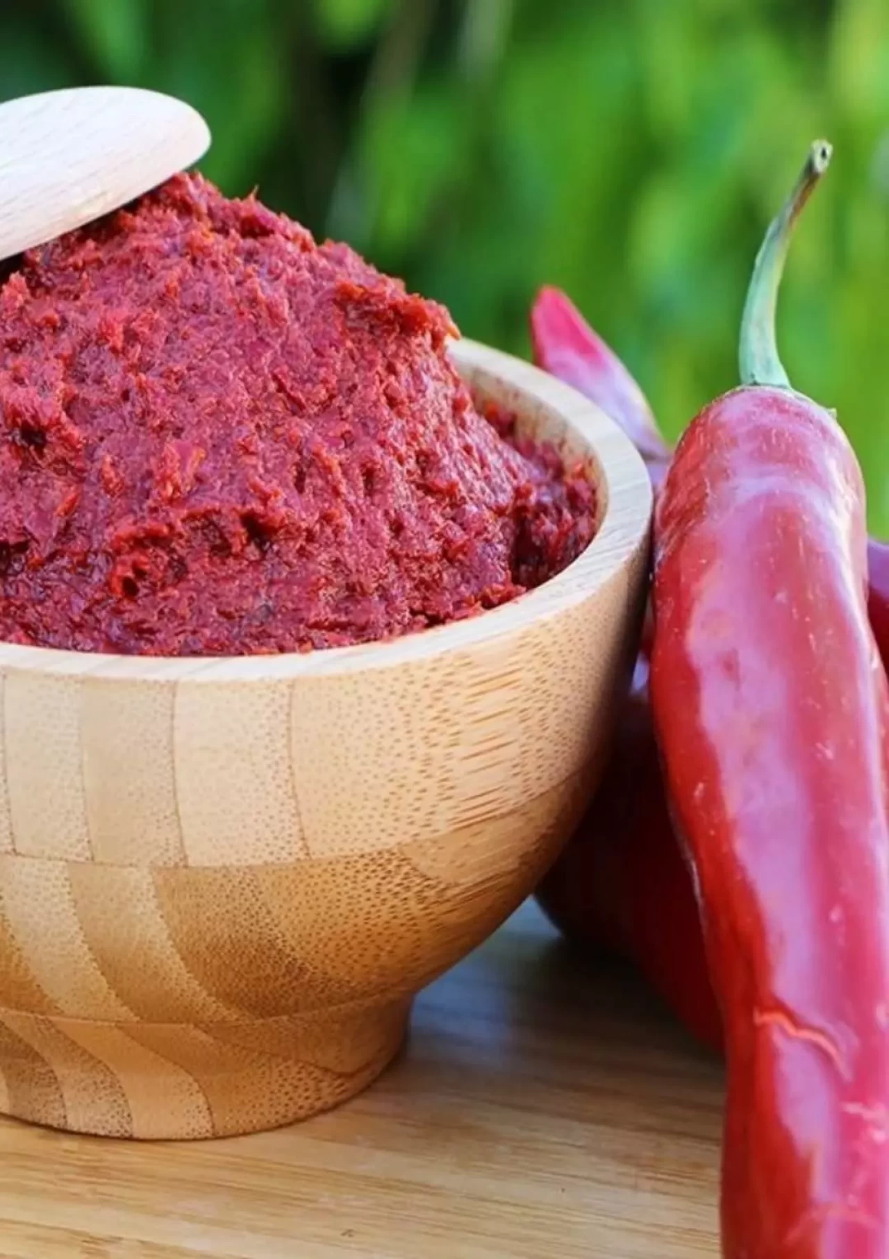 Kışa Hazırlık: Ev Yapımı Biber Salçası Yapmanın Pratik Yöntemleri