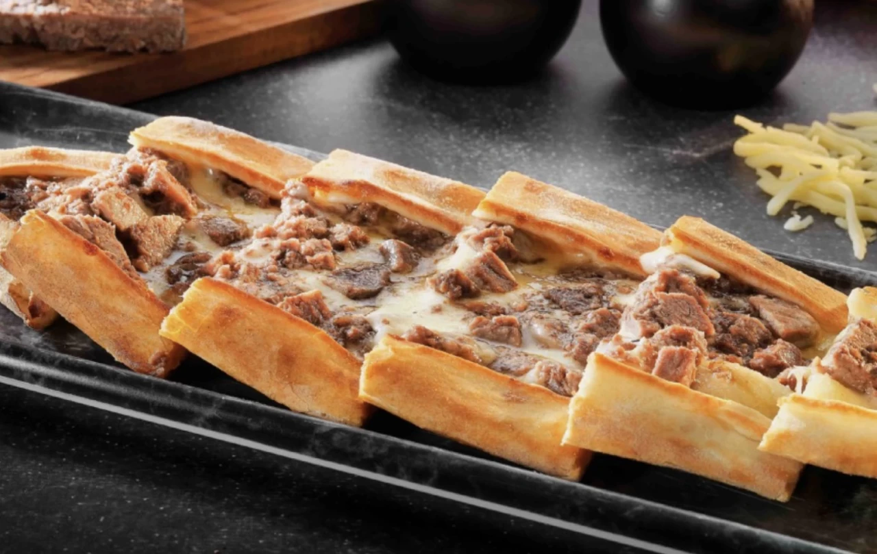 MasterChef Usulü Taş Fırın Lezzetinde Kaşarlı Pide Tarifi: Evde Kolay ve Garantili Yapım