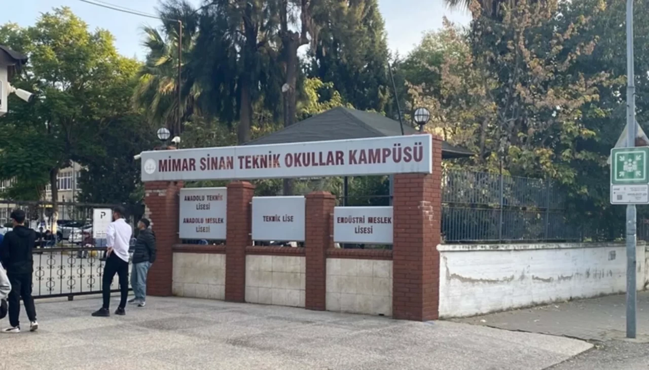 Aydın'da lisede bıçaklı kavga: 2 öğrenci yaralandı