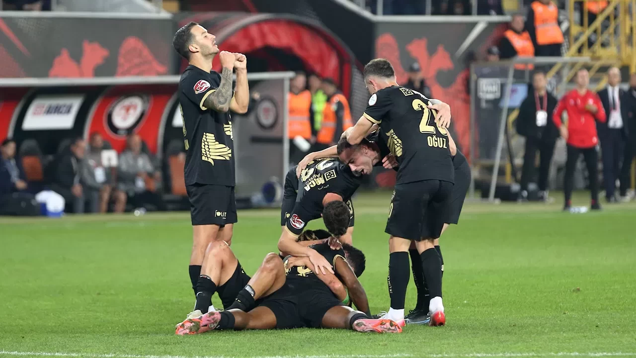 Çorum FK evinde kazandı: Çorum FK 3-1 Iğdır FK