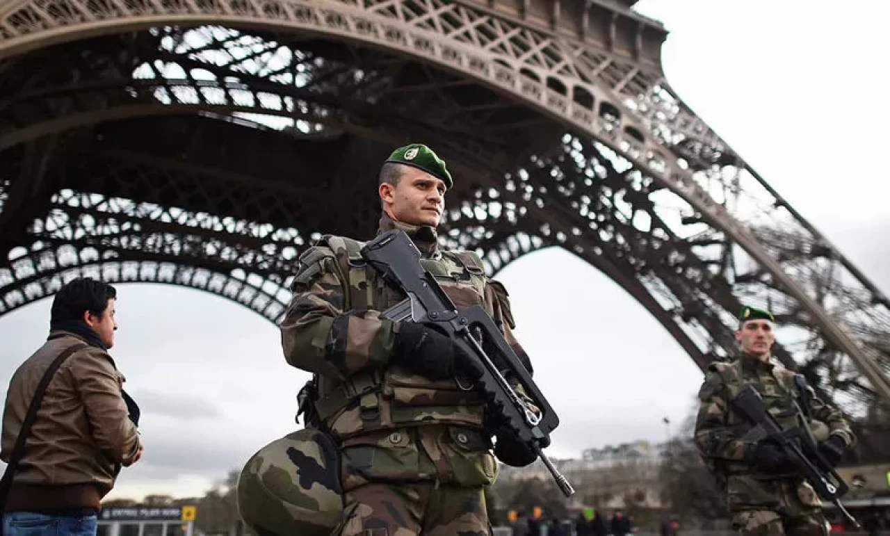 Fransız Milletvekilleri, Ordunun Güçlendirilmesi Konusunda Oylama İçin Toplanıyor