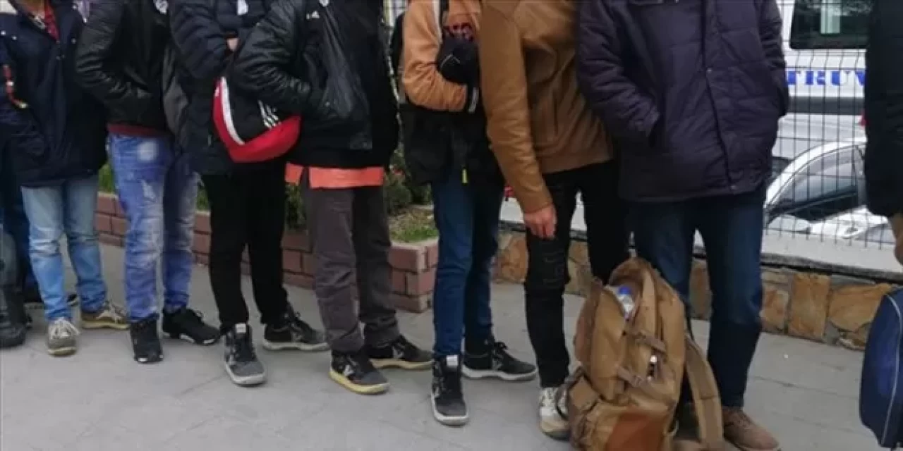 Düzensiz göçe geçit yok: 16 göçmen yakalandı