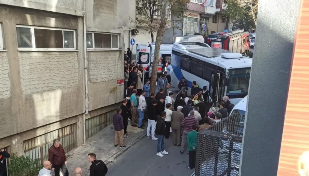 Bayrampaşa’da midibüs faciası: Eşinin aracından inerken düştü, hayatını kaybetti
