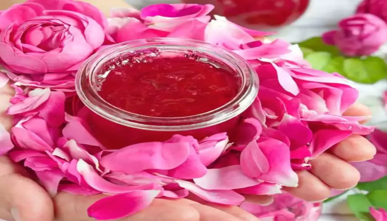 GÜL MAYASI İLE 14 GÜNDE CAM CİLT! İŞTE ADIMLAR